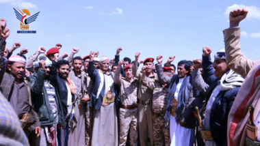 الفريق المشن وقيادات من وزارة الدفاع يتفقدون أحوال المرابطين في صرواح 