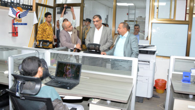 وزير الاتصالات يطلع على مستوى الانضباط الوظيفي بديوان الوزارة