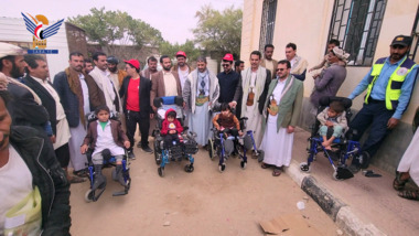 Distribution d'outils d'assistance aux enfants sourds, muets et handicapés à Sa'ada