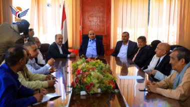 وزير الصناعة يطلع على مستوى الانضباط بمؤسسة الإسمنت وهيئة المواصفات