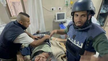 Le journaliste gouvernemental à Gaza condamne le ciblage par l’ennemi de trois journalistes dans le camp de Nuseirat