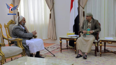Präsident Al-Mashat trifft sich mit dem Mufti des Jemen