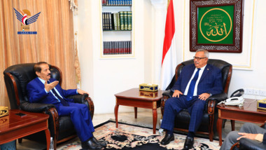 Dr. Bin Habtoor meets FM