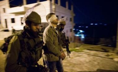 Zionistische feindliche Kräfte verhaften 11 Palästinenser aus dem Westjordanland