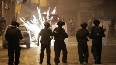 Zionist army arrests, seriously wounds Palestinian man, in Issawiya