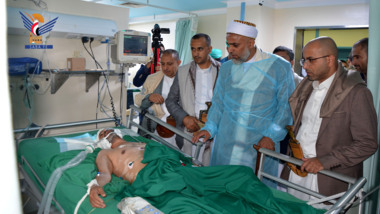 مفتي الديار اليمنية ووكيلا وزارة الاتصالات يتفقدوا الجرحى والمعاقين بمستشفى العسكري
