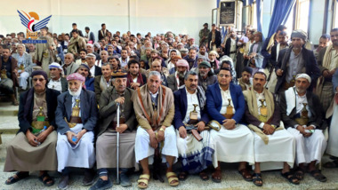 Las reuniones tribales en Dhamar anuncian la movilización y la disposición para enfrentar la agresión en Yemen y Gaza.