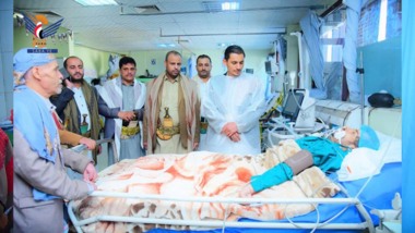Visita a los heridos en el Hospital General Al-Thawra y los centros 26 de Septiembre y Al-Majd