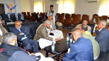 Erörterung der Themen im Zusammenhang mit den Gebieten des Gouvernements Sana’a