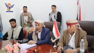Discussing ways to improve hygiene work in Ibb