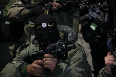 Dschenin-Bataillon führt Schießoperationen gegen die zionistischen Feindsiedlungen im Westjordanland durch