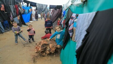 L'OMS met en garde contre la faim généralisée à Gaza et souligne la nécessité d'un accès durable à l'aide.