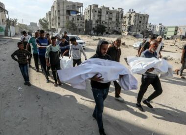 Siete palestinos muertos y decenas heridos en ataques israelíes contra solicitantes de ayuda en Khan Yunis