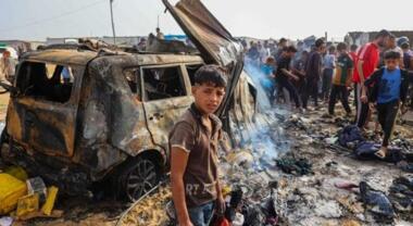 Six martyrs in Zionist bombing of displaced people's tents west Khan Yunis