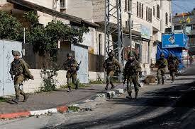 Verletzung 2 Palästinenser durch die Kugeln des zionistischen Feindes in den Städten Nablus und Ramallah