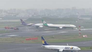 اليابان.. تأجيل الرحلات الجوية في مطار هانيدا بعد تصادم طائرتين