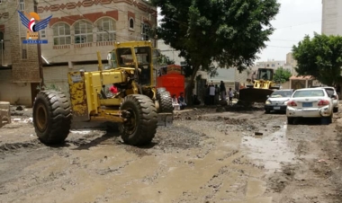 Street leveling in new Sana'a district, based on community initiative