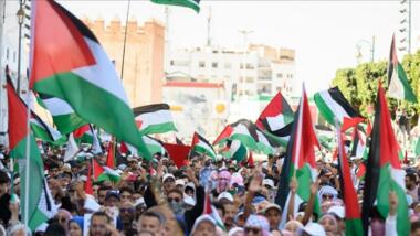 أطباء مغاربة يتضامنون مع زملائهم بغزة ويطالبون بوقف الإبادة