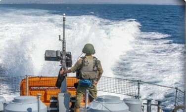قایق های توپدار دشمن صهیونیستی به سوی قایق های ماهیگیران در شمال نوار غزه آتش گشودند