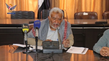 وزير الشؤون الاجتماعية يؤكد أن اليمن لن يخضع للضغوط الخارجية بشأن تقليص المساعدات الإنسانية 