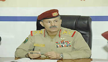 Verteidigungsminister gratuliert dem Revolutionsführer zum 33. Nationalfeiertag der Republik Jemen (22. Mai)