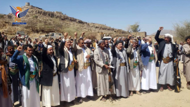 Discussion sur les problèmes de société dans les districts d'Al-Sud et Habur Zulaymah à Amran