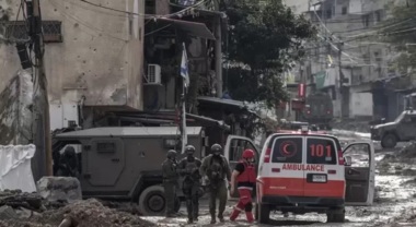 Zionist enemy forces assault medical staff in Jenin