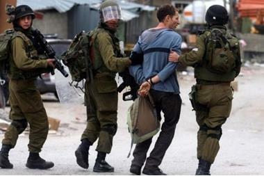 الاحتلال الإسرائيلي يعتقل 11 موطنا فلسطينيا من الضفة