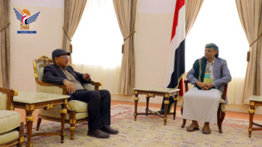 Presidente Al-Mashat se reúne con el Ministro de Planificación