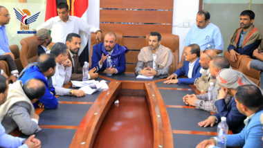 اجتماع بوزارة الصناعة يناقش أوضاع مصانع الماء والعصائر