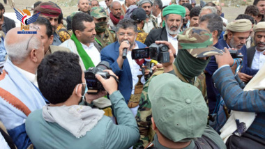 Muhammad Ali Al-Houthi betreut eine Stammesversöhnung zwischen der Familie Al-Mithali und der Familie Al-Hadrami in Sana'a