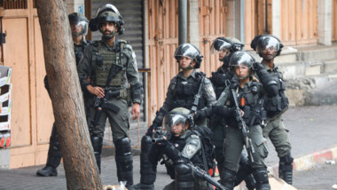 Israeli army arrests 4 Palestinians, settlers attack homes in Hebron