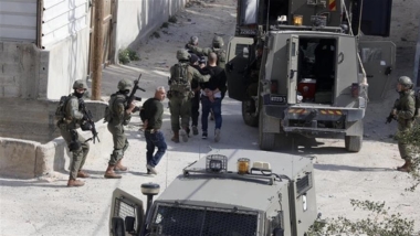 العدو الإسرائيلي يقتحم اليامون ويعتقل شاباً فلسطينياً ويعتدي على أطفال بالضرب