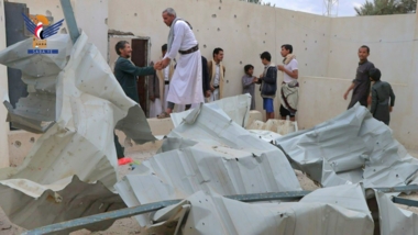 تفقد الأضرار جراء غارات العدوان الأمريكي على منطقة قحزة بصعدة