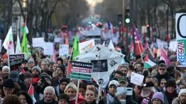 Tausende demonstrieren in Paris und London, um einen Waffenstillstand in Gaza zu fordern