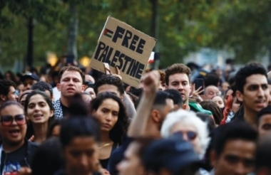 Demonstrationen in Städten und internationalen Hauptstädten, die die Aggression gegen den Gazastreifen anprangern