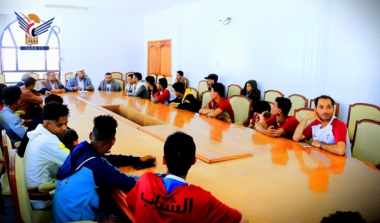 وزير الشباب يلتقي بالبعثة الرياضية لنادي أفلح اليمن