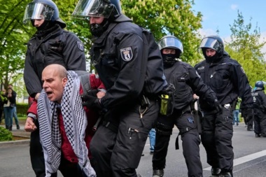 German police attack demonstration in solidarity with Gaza