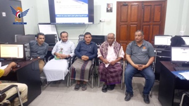Hodeida launches training on local resources development system