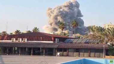 Zionist enemy's air force launches violent raids on city of Tyre