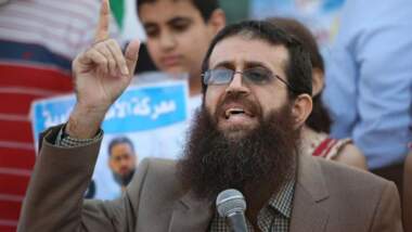 الأسير الفلسطيني الشيخ عدنان يواصل إضرابه عن الطعام لليوم الـ45