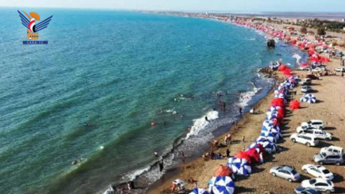 Küstenwache warnt vor dem Schwimmen an der Küste des Roten Meeres.