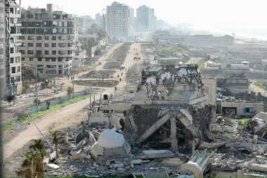 دشمن صهیونیستی اسکله و کرنیش غزه را تخریب می کند
