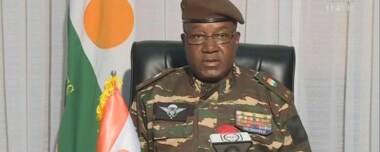 النيجر: رئيس المجلس العسكري يوقّع أمراً بحل المجالس البلدية والإقليمية