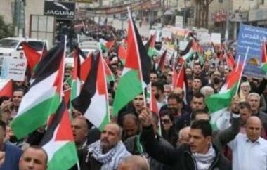 دعوات فلسطينية لمسيرات غاضبة بالضفة والقدس نُصرة لغزة ورفضًا للتجويع