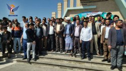 Les dirigeants et les cadres de l'Autorité pharmaceutique visitent la tombe du président martyr Al-Sammad