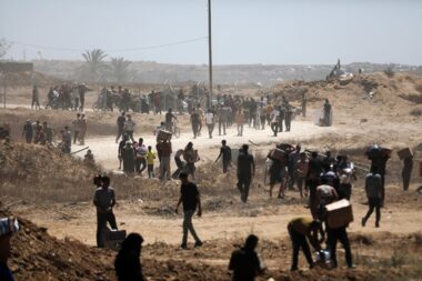 محصلة ضحايا المدنيين المجوعين في غزة:110 شهداء و 583 مصابا و9 مفقودين
