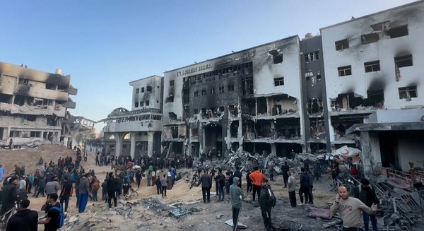  استشهاد إثنين من مراسلي قناة الجزيرة بقصف استهدف خيمتهم أمام مجمع الشفاء بغزة