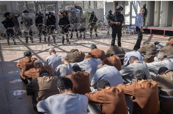 Palestinian Prisoners' Affairs: Over 10,800 Palestinians detained by Zionist occupation forces Palestinian Prisoners' Affairs: Over 10,800 Palestinians detained by Zionist occupation forces