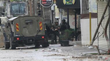 Verletzte bei Bombenangriffen zionistischer Feinde auf das Lager Nour Shams östlich von Tulkarm
